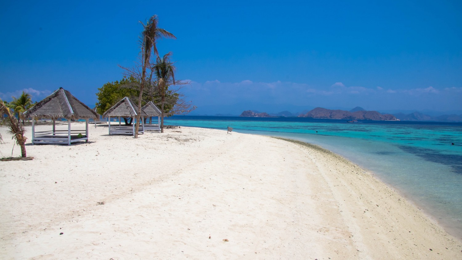 Labuan Bajo Kanawa Island (6)