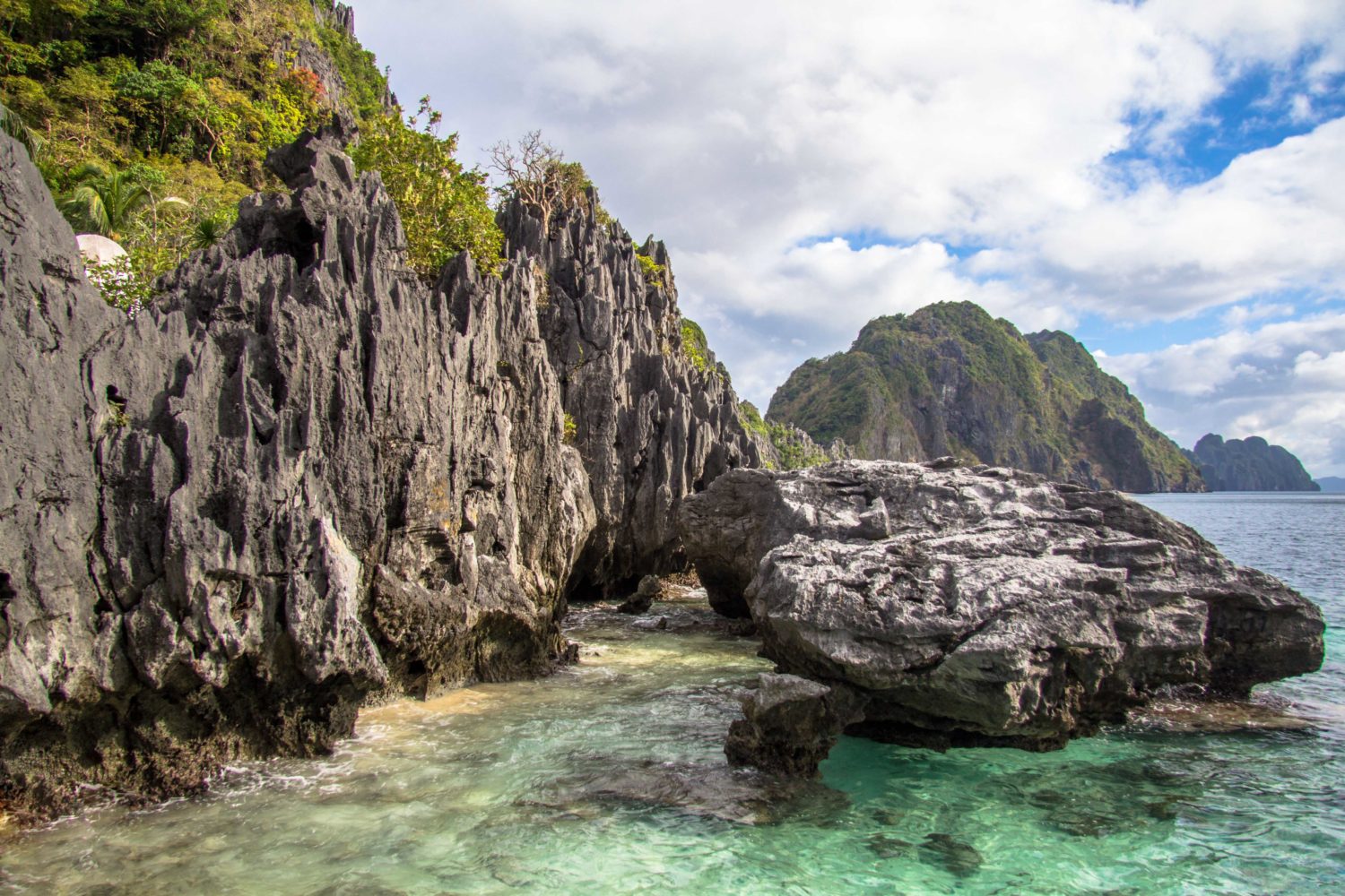 Island hopping Palawan